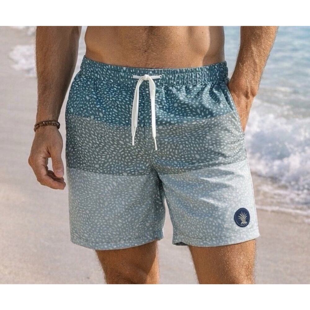 Chubbies Mens Small Swim Trunks Blue The Whale Sharks 7 Inch Inseam Stretch NWT